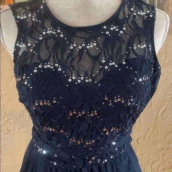 Dress - Picture 2 of 9